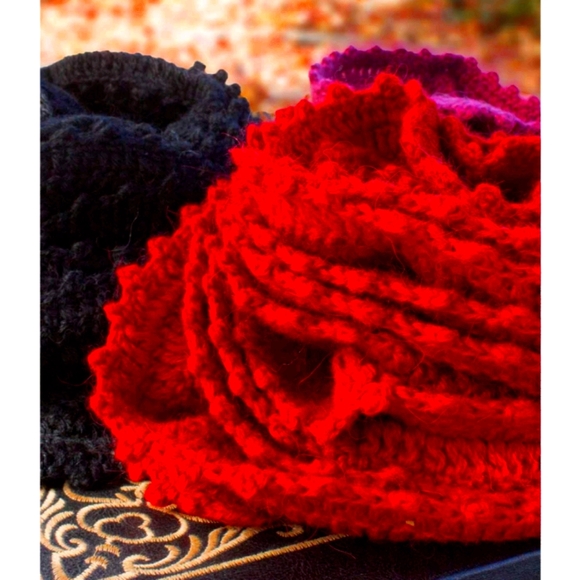 COPY - SUBROSE NWT 100% ALPACA Ribbed Ruffle Scarf - Picture 3 of 8